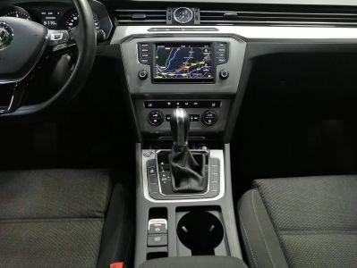 Volkswagen Passat VIII 2.0 TDI 150ch BlueMotion Technology Confortline Business DSG6