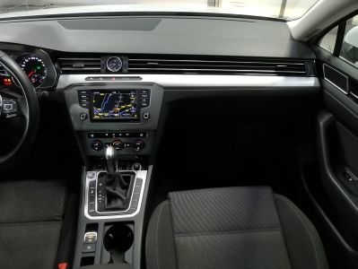 Volkswagen Passat VIII 2.0 TDI 150ch BlueMotion Technology Confortline Business DSG6