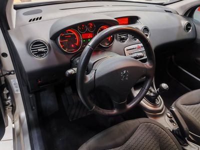 Peugeot 308 1.6 HDi110 FAP Premium 5p