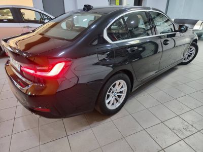 BMW Série 3 318dA MH 150ch Business Design